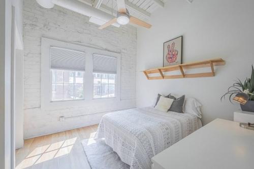 Darlin Downtown Dawghouse - image 8