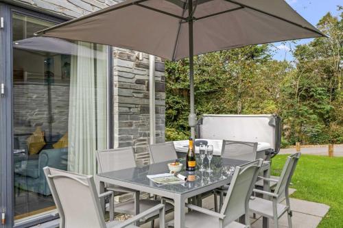 House 9, Looe (photo 2)