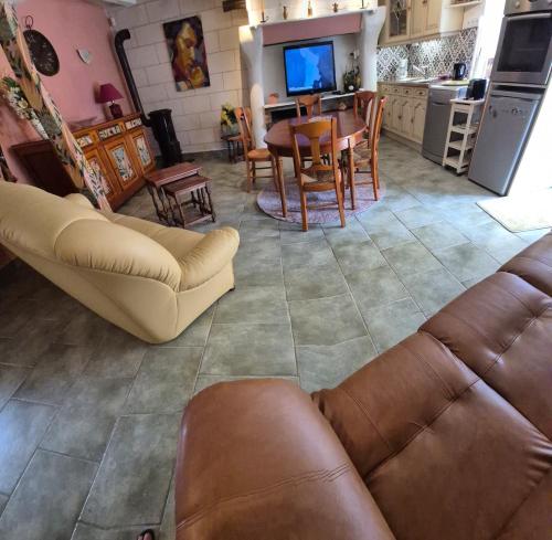 Maison campagnarde - Location saisonnière - Noyant-Villages