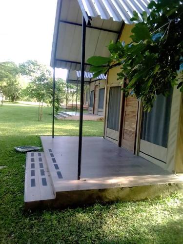 Buitenkant, Mongwe Safari Camp in Kariba