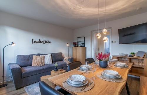 Iekārtas, LauterLiebe Stilvolles Apartment I zentral I Bergblick & Einkauf vor der Tür I Stellplatz (LauterLiebe Stilvolles Apartment I zentral I Bergblick & Einkauf vor der Tur I Stellplatz) in Lauter-Bernsbach