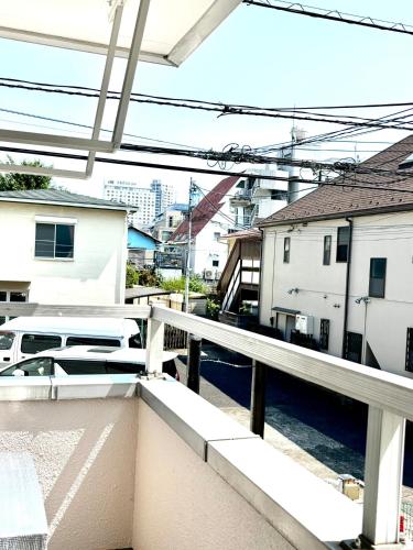 駅徒歩4分 新宿駅7分 バンクシーアートのスタイリッシュルーム