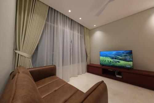 3R2B SkySuites Next to KLCC Twin Tower High Floor - image 12