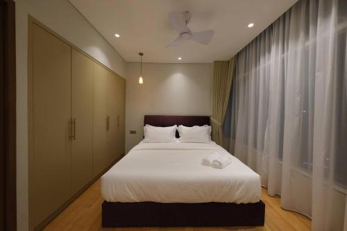 3R2B SkySuites Next to KLCC Twin Tower High Floor - main image