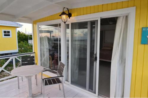 1 Bed Cottage Sleeps 2 - Pet Friendly - Ocean View in Barbuda
