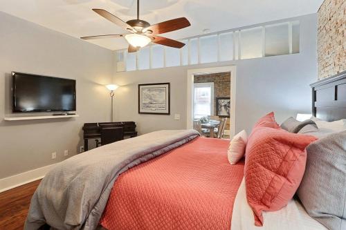 Ellis Square Loft - main image