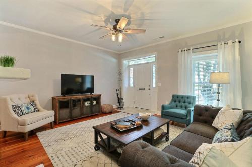 Historic Townhouse on Tattnall - image 11