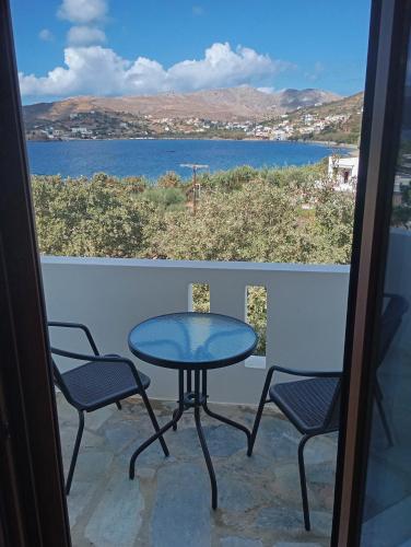 Akrogiali Rooms & Studios - Γούρνα