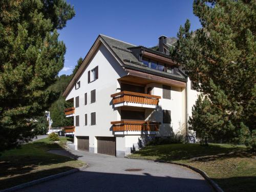 Apartment Chesa Nair 9D by Interhome in Surlej