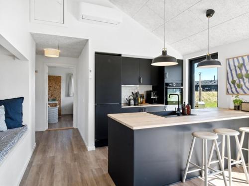 Holiday Home Cresta - 1-4km from the sea by Interhome in ฮวอรุป คลิต