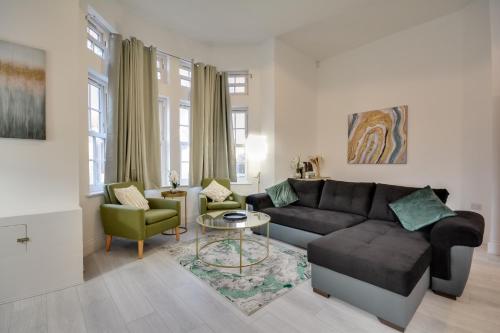 Cosy Wigan Apartment with Sunny Views in Wigan