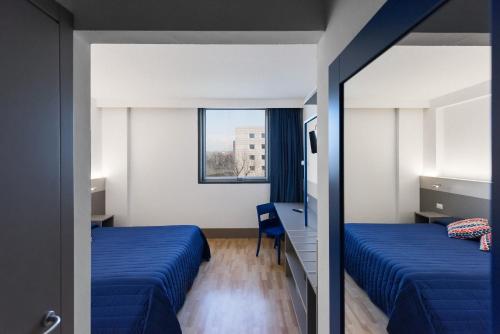 Double Room image 4