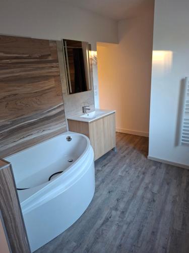 La Nuitée - Hôtel - Audincourt