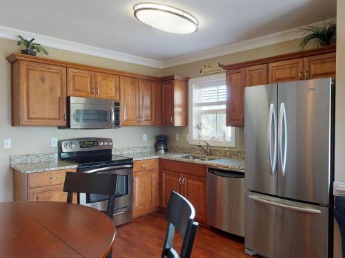 Silver Shores Unit 8 - image 6