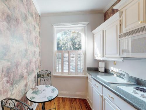 Southern Charm on Liberty – Savannah, GA