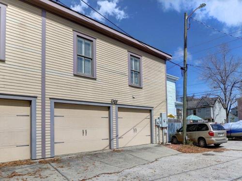 Southern Elegance Carriage House - image 11