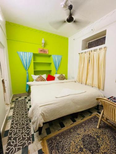 Hotel Golden Heaven - image 4