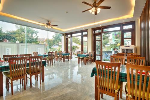 Green Apple Hotel