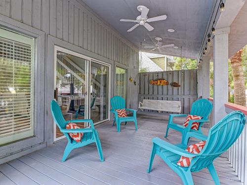 Heated Pool Access Great Outdoor Space Walk to Beach Restaurants Shopping & More! - image 5