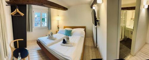 1 double bed