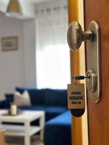 Apartman Radmanović - Free Private Parking, Balcony, 10 min to City Center, Banja Luka