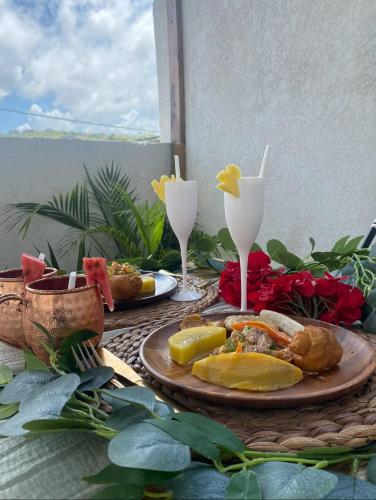 บริการและสิ่งอำนวยความสะดวก, Eshae Living - Spacious 2BR with breakfast & pool in เกรท พอนด์