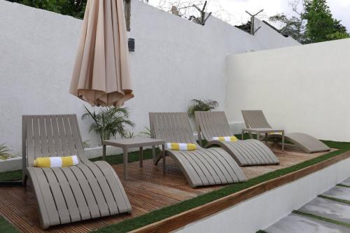 บริการและสิ่งอำนวยความสะดวก, Eshae Living - Spacious 2BR with breakfast & pool in เกรท พอนด์