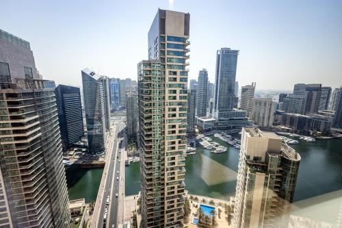 Stylish 2-Bedroom Apartment with Marina View JBR, Дубай (фото 9)