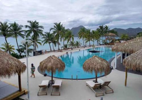 สระว่ายน้ำ, Studio 2/4 personnes avec vue mer & piscine - Résidence Marinotel (Studio 2/4 personnes avec vue mer & piscine - Residence Marinotel) in เลอ ยามัน