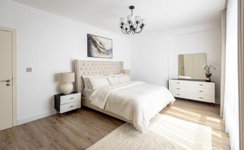Stylish 2-Bedroom Apartment with Marina View JBR, Дубай (фото 10)