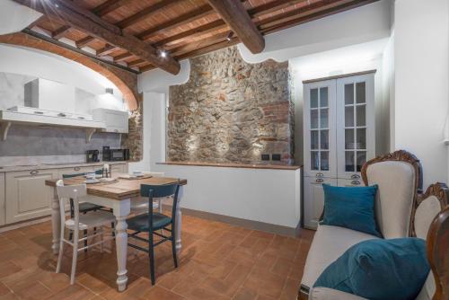 廚房, Monteriggioni Castel Le Torri e Il Borgo in 蒙特利基奧尼