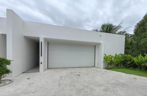 Phuket Luxury Pool Villa - Christina in プーケット