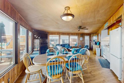 2 Bed 2 Bath Vacation home in Rockaway Beach in Rokeveibīča (OR)