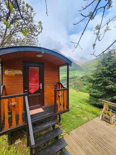 A szálláshely kívülről, Gentiane - Le Nid Nomade in Gedre