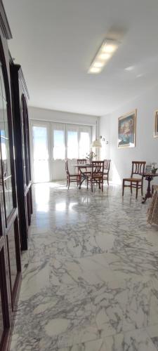 La Casetta Di Nonna Anna - 120 mq Bright Apartment in Rome Downtown, Roma (foto 4)