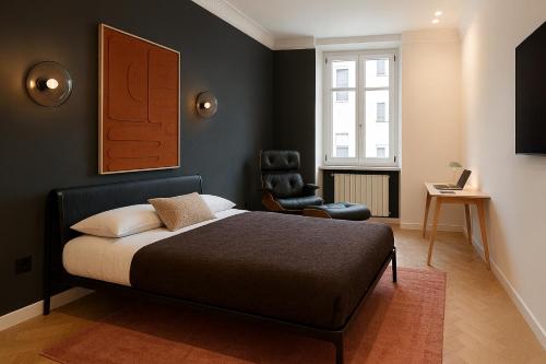 Gioberti's Apartment - 100 sqm - 2 Bedrooms and Free Private Parking in the Center, Turin (photo 3)