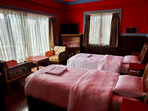 Twin Room with View