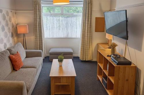 Bright & Stylish 3BR - Close to UWE & Free Parking- Ideal for contractors and work stays gîte à louer Priory Hospital Bristol