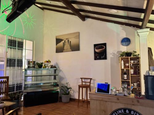 Skyline & bitcoin coffee lodge in Wadduwa