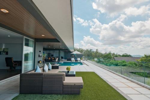 Aroha Seaview Villa In Nature -Private Pool in Kuala Teriang