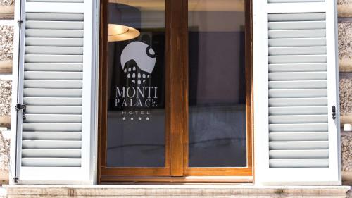 Monti Palace Hotel - image 11