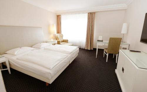 Hotel & Restaurant Schonau in ไพเนอ