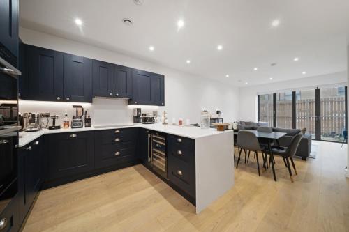 NEW! LUX 4BRTownhouse nr Notting Hill & Hyde Park, Londyn