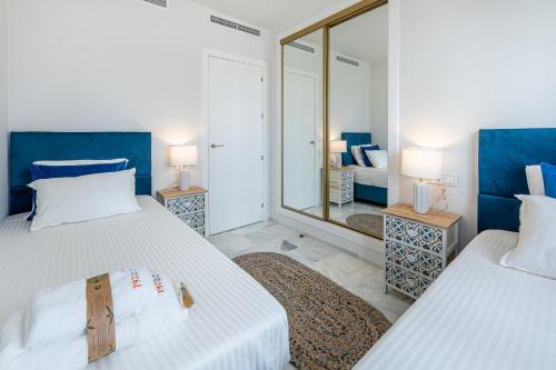 797 HOLIDAY RENTALS-Blue Pearl Luxury Apartment with Stunning Views - image 2