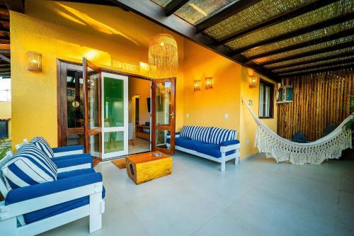 ระเบียง/ชานเรือน, PÉ NA AREIA!Casa DelMare cond c/ saída na praia (PE NA AREIA!Casa DelMare cond c/ saida na praia) in หาดแม็กฮูอินฮอส
