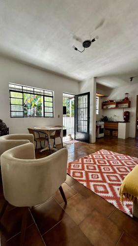 Casa para até 10 pessoas 2min da praia