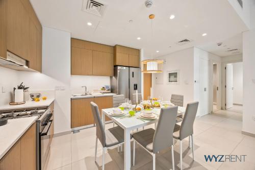 Charming 2BR Surf 2 Complimentary Lagoon Access, Dubai (photo 11)