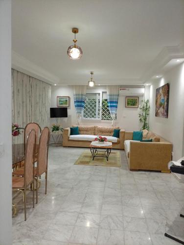 Villa Chic Garden & Parking -10 mn Airport in Ariana