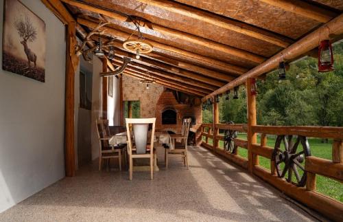 Cabana lui Foardă (Cabana lui Foarda) in Godeanu