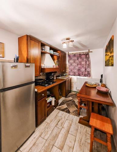 Cabana lui Foardă (Cabana lui Foarda) in Godeanu